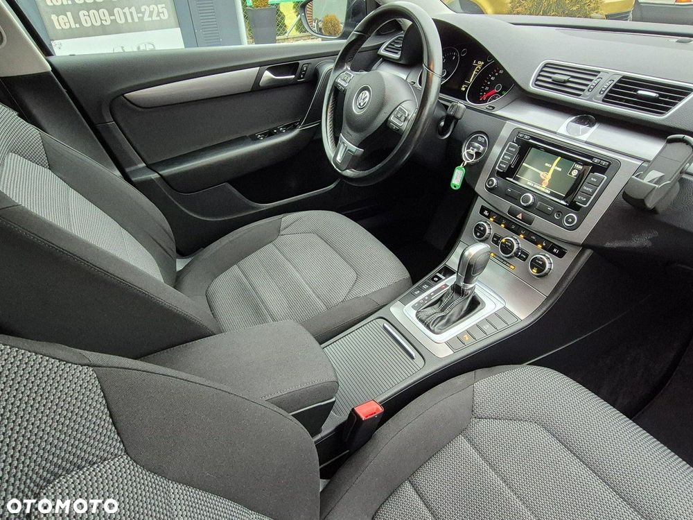 Volkswagen Passat - 21