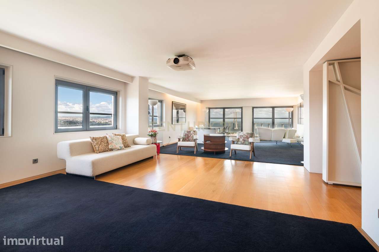 Apartamento T4 de Luxo com Vista Panorâmica sobre o Rio Tejo | Parque - Grande imagem: 3/60