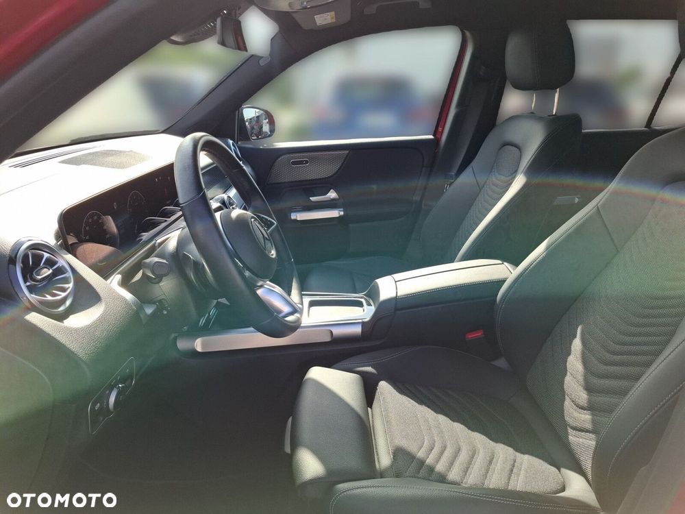 Mercedes-Benz GLB - 13