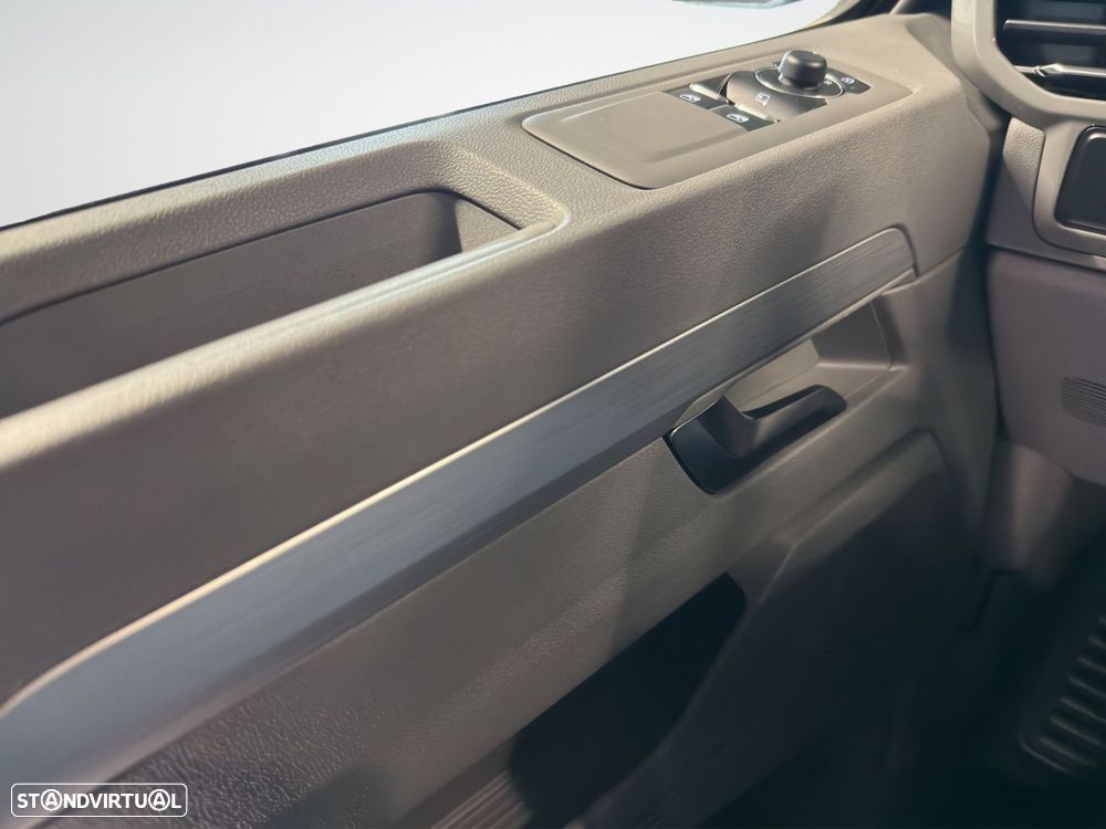 VW Caravelle 83 kWh Life - 21