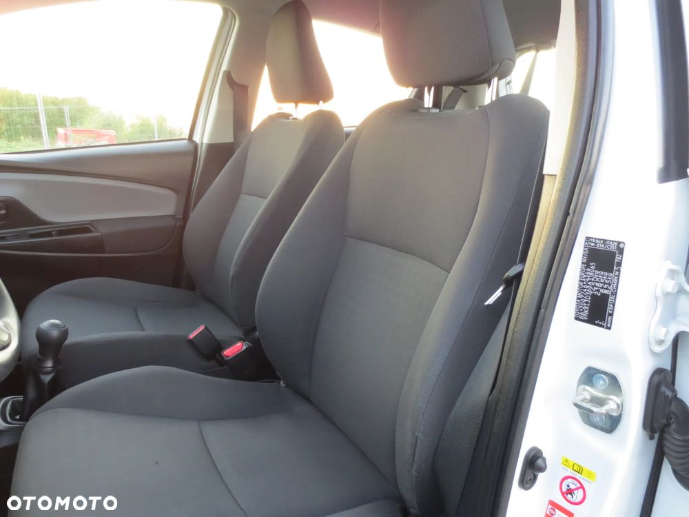 Toyota Yaris - 12