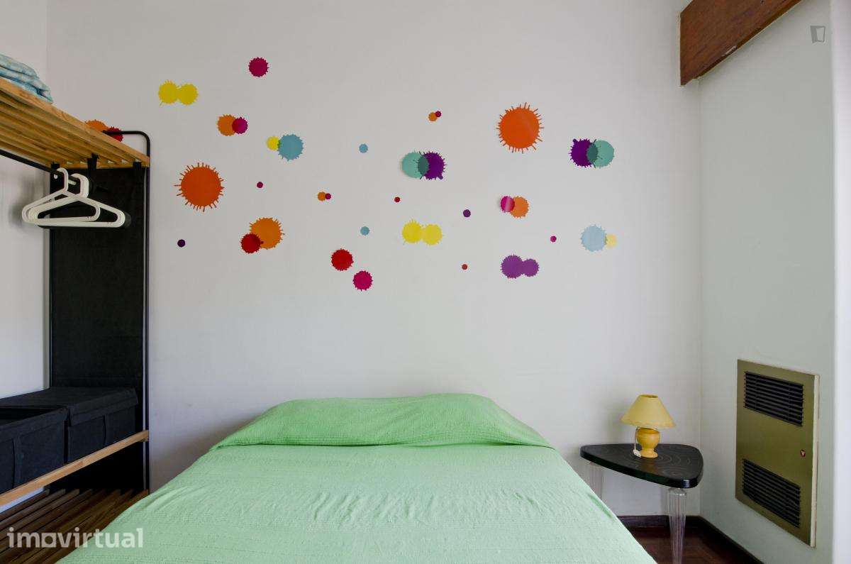 Quarto - localizado em São Bento Lisbon - Grande imagem: 2/19