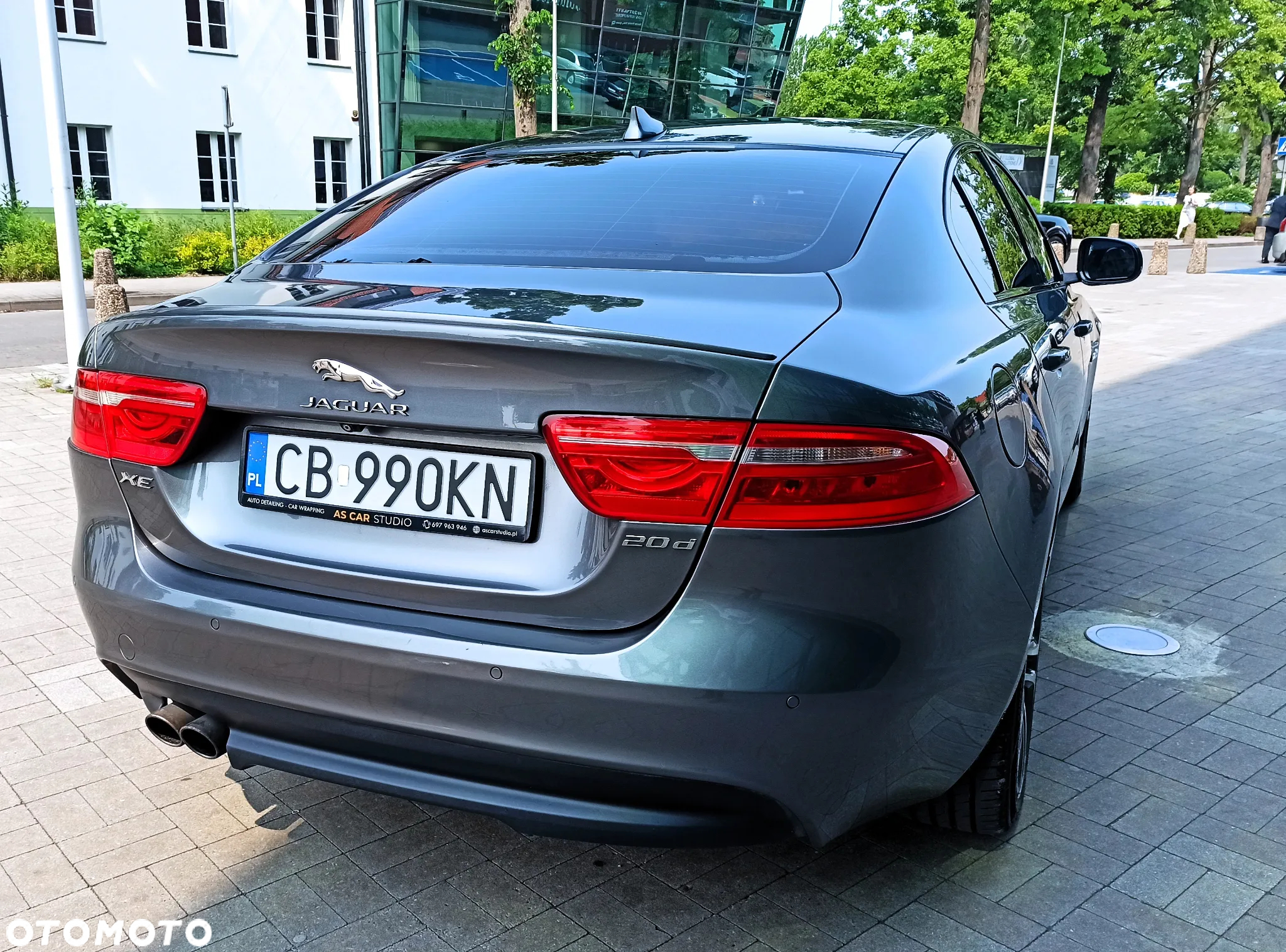 Jaguar XE 2.0 D R-Sport - 7