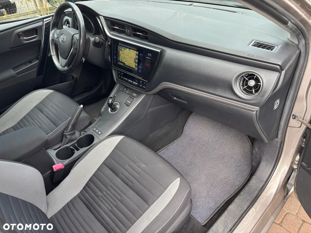 Toyota Auris - 2