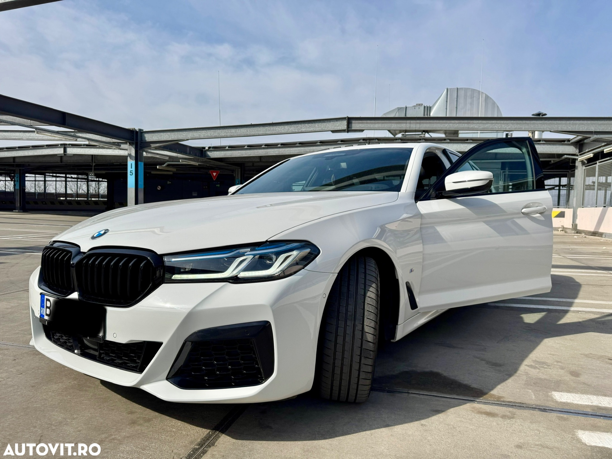 BMW Seria 5 530d xDrive AT MHEV - 3