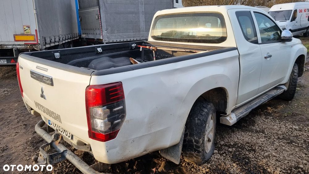 Mitsubishi L200 - 11