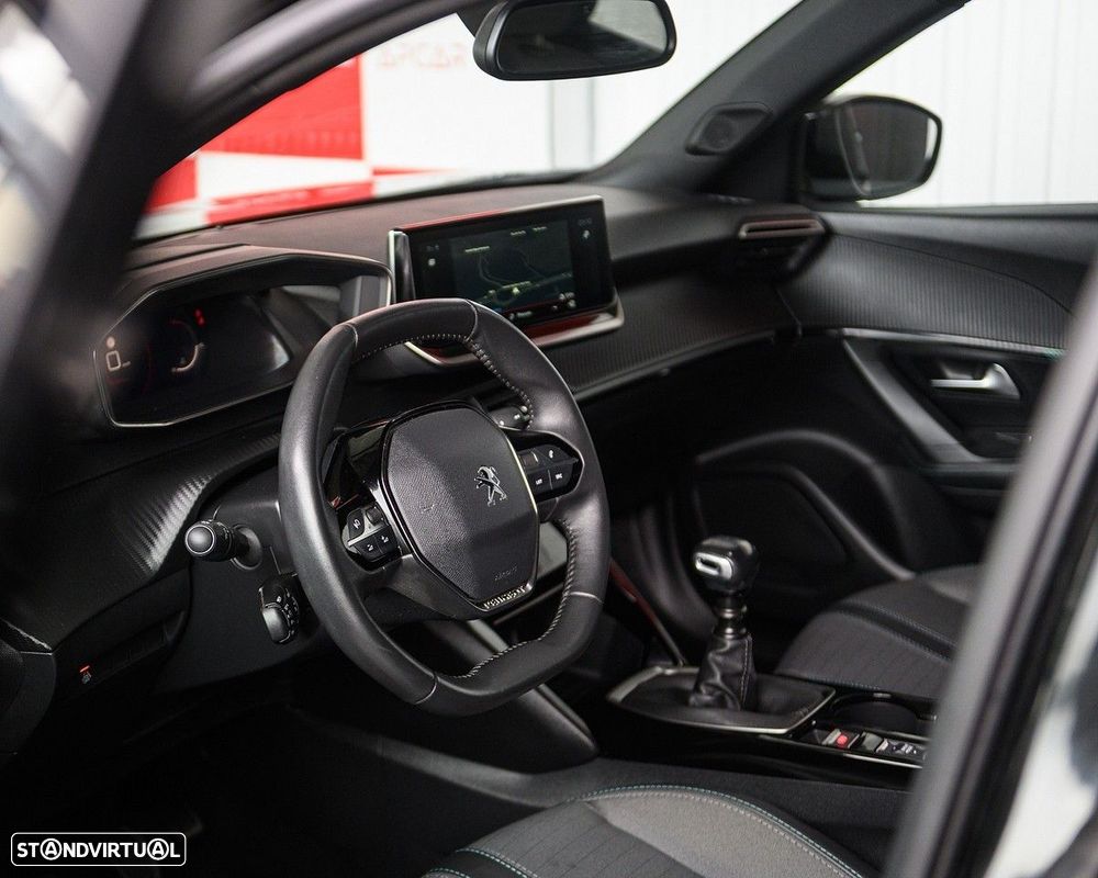 Peugeot 2008 1.2 PureTech Allure Pack - 22