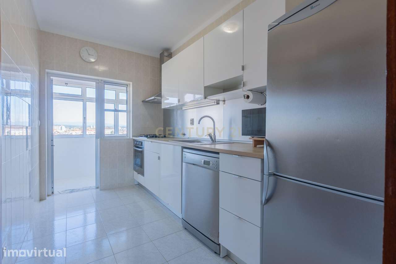 Apartamento T2 mobilado em Ovar  | Luz natural e excelente localização - Grande imagem: 3/31