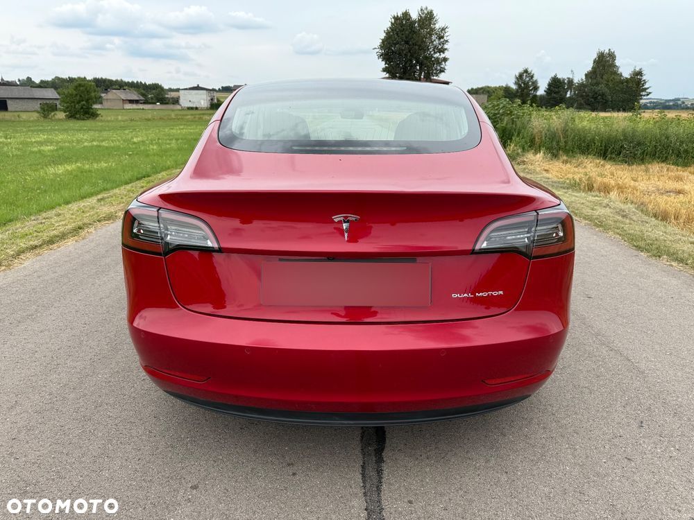 Tesla Model 3 - 12