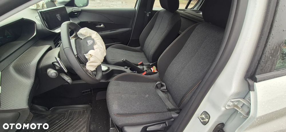 Peugeot 208 1.2 PureTech Active S&S EAT8 - 13