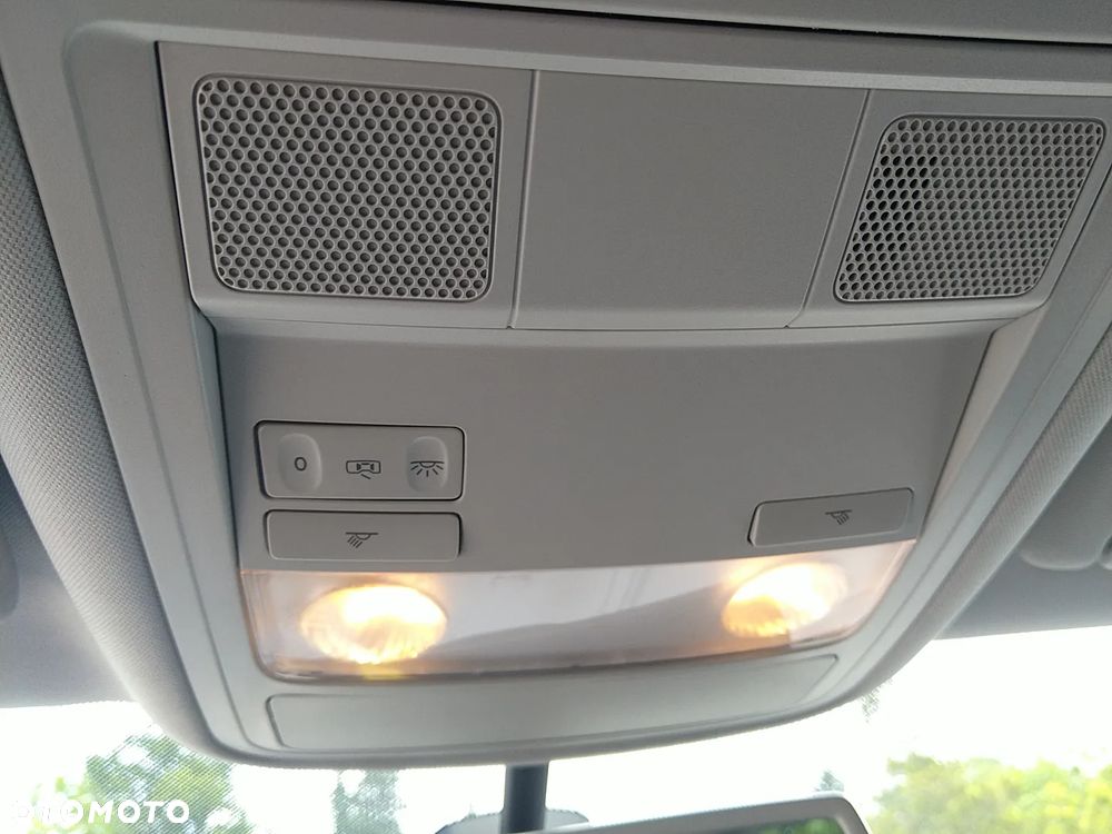 Volkswagen Touran 1.6 TDI DPF DSG Cup - 35