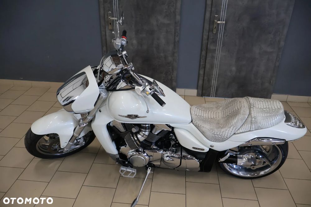Suzuki Intruder - 2