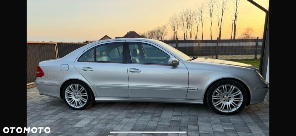 Mercedes-Benz Klasa E - 33