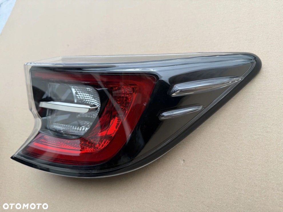 TOYOTA COROLLA E21 HB 19- PRAWA TYLNA LAMPA LED ORYGINAŁ - 2