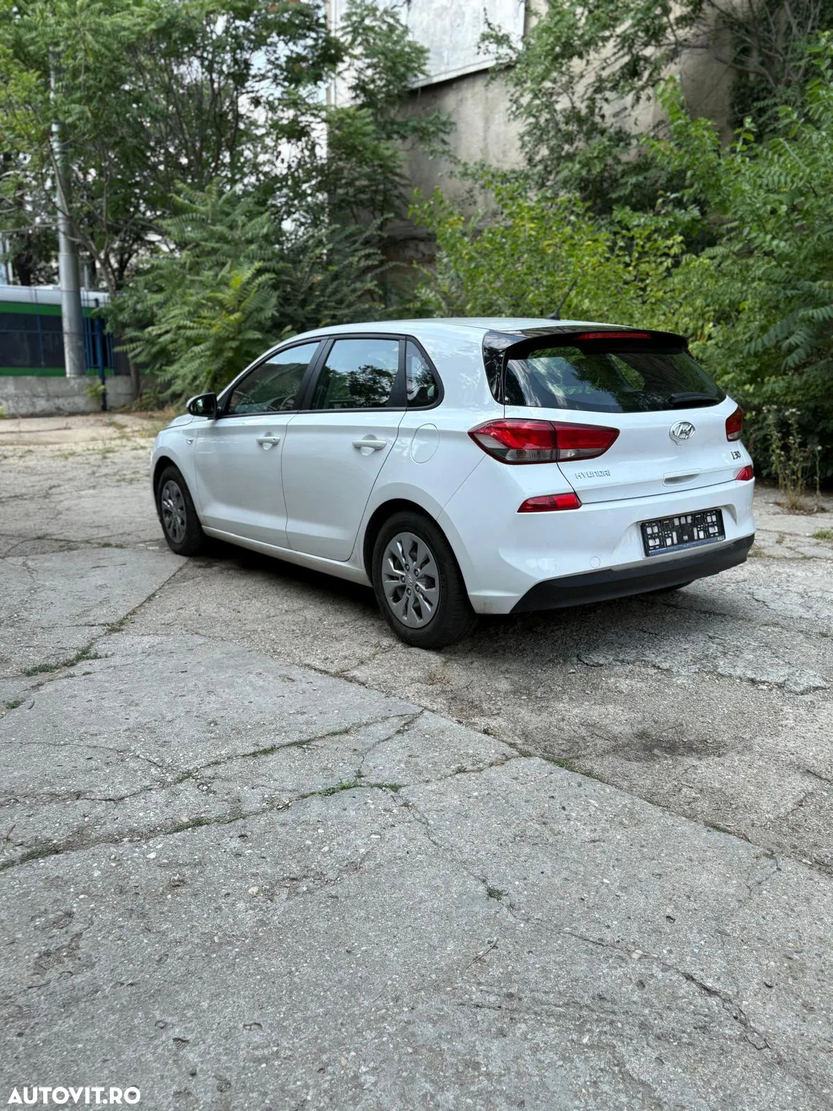 Hyundai i30 1.4 100CP 5DR M/T Comfort - 12