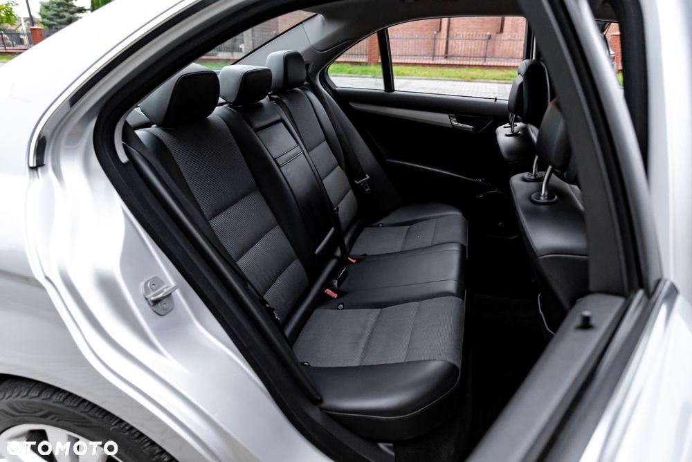 Mercedes-Benz Klasa C 200 CDI Avantgarde - 23