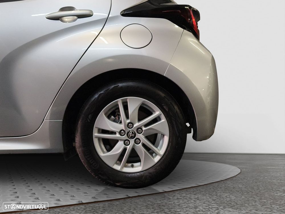 Toyota Yaris 1.5 HDF Comfort Plus - 37