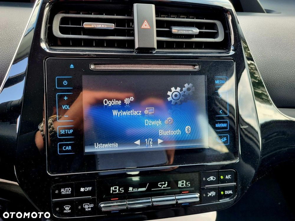 Toyota Prius 1.8 Hybrid Premium - 21