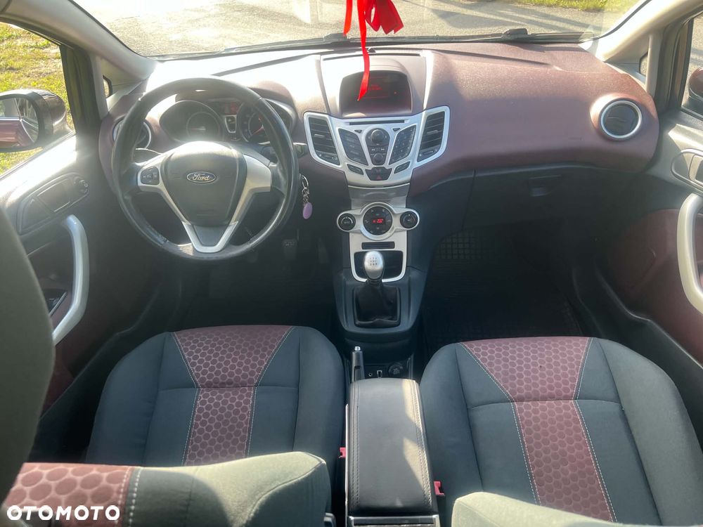 Ford Fiesta 1.6 TDCi Titanium - 8