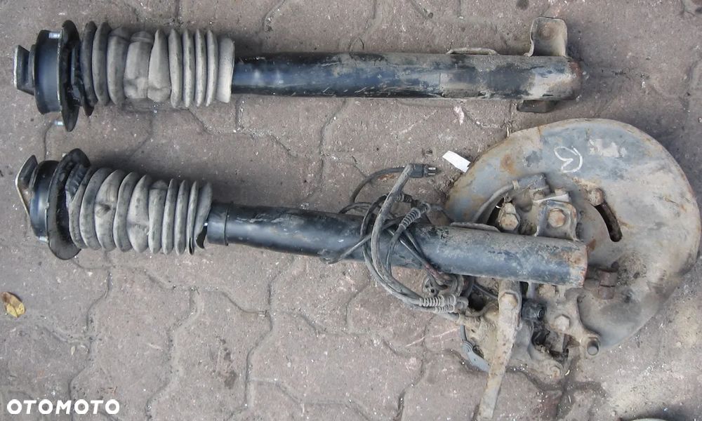 zwrotnica piasta wahacz MERCEDES 124 - 1