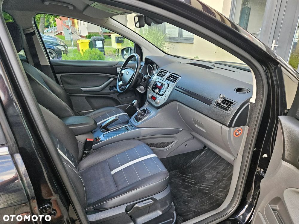 Ford Kuga 2.0 TDCi 2x4 Titanium - 10