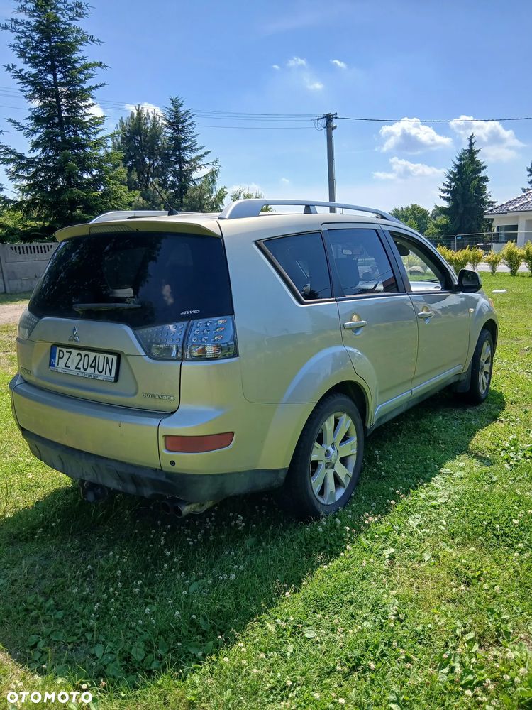 Mitsubishi Outlander 2.0 DI-D 4WD Instyle - 3