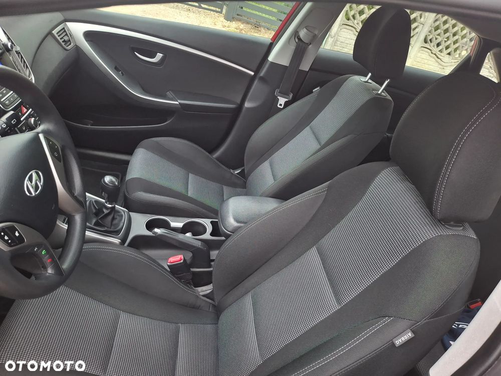 Hyundai i30 1.4 CRDi Advantage - 11