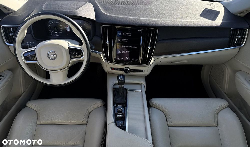 Volvo V90 Cross Country - 10