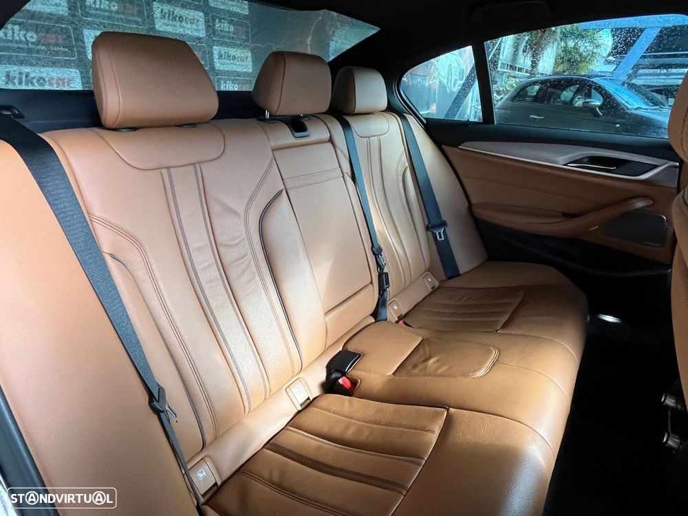 BMW M550d xDrive Auto - 12