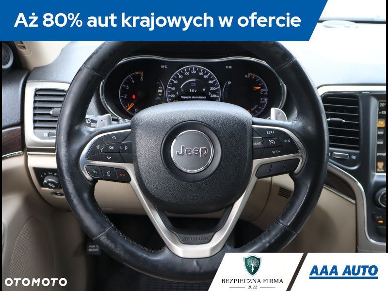Jeep Grand Cherokee - 22