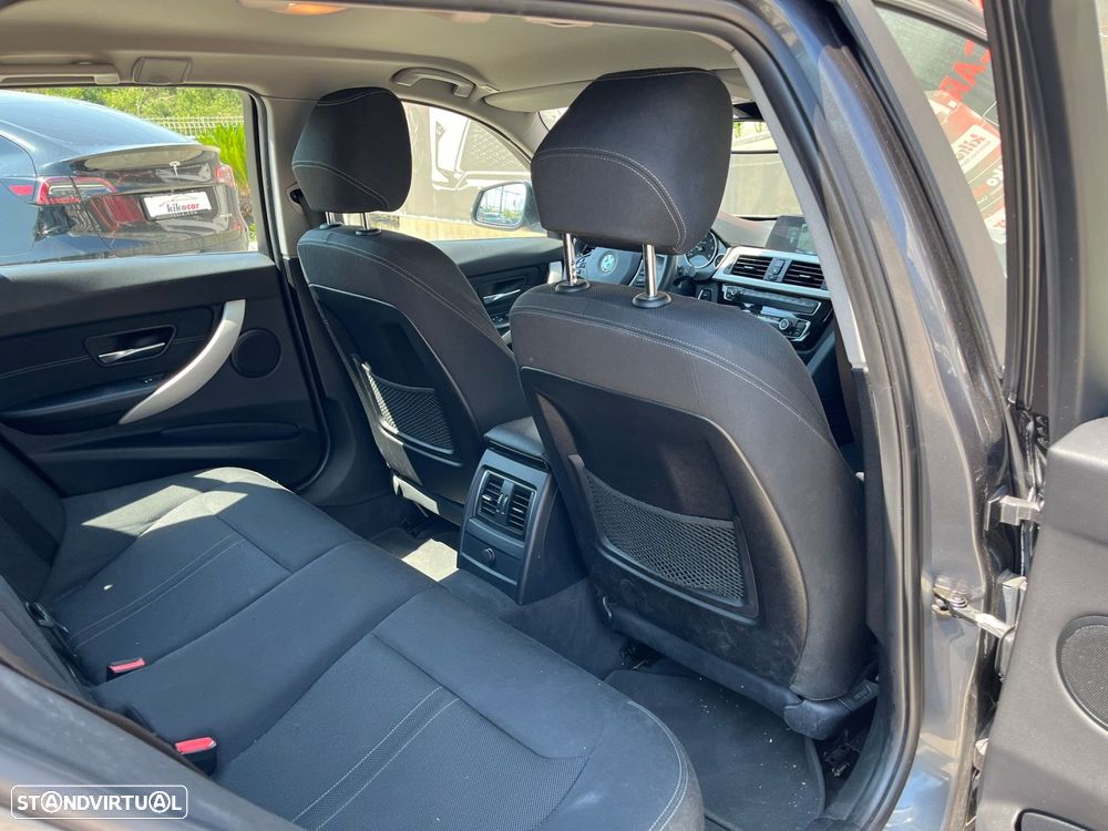 BMW 318 d Line Luxury Auto - 28