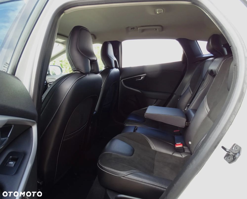 Volvo V40 D2 - 9