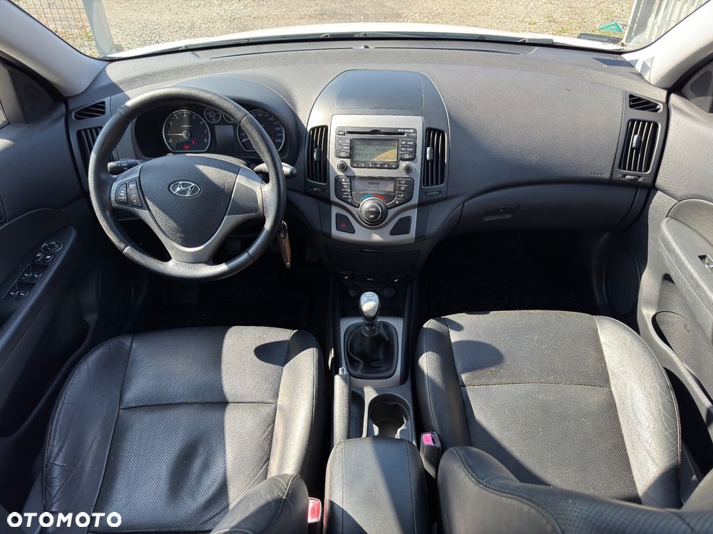 Hyundai i30 1.6 Classic + - 22
