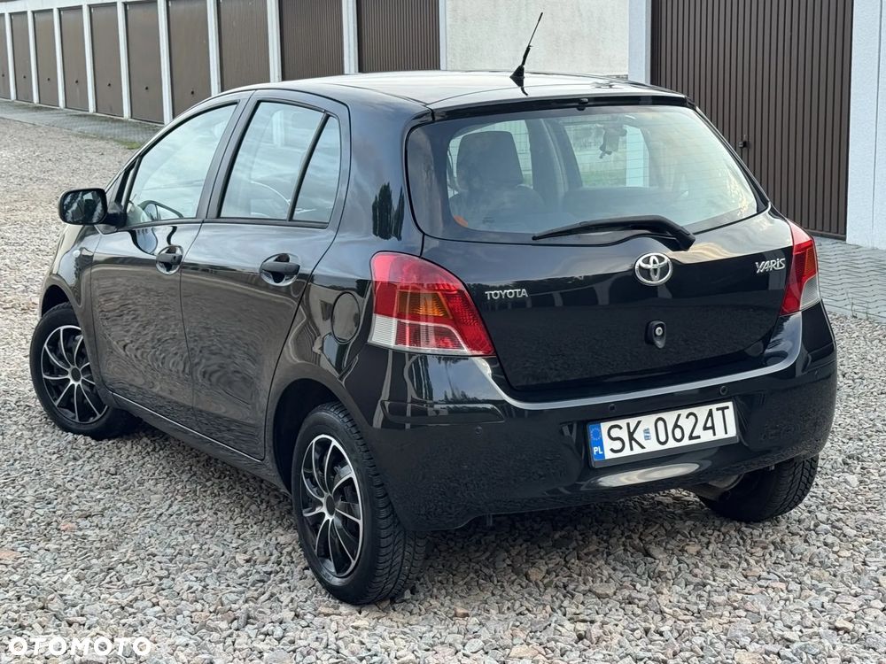 Toyota Yaris - 23