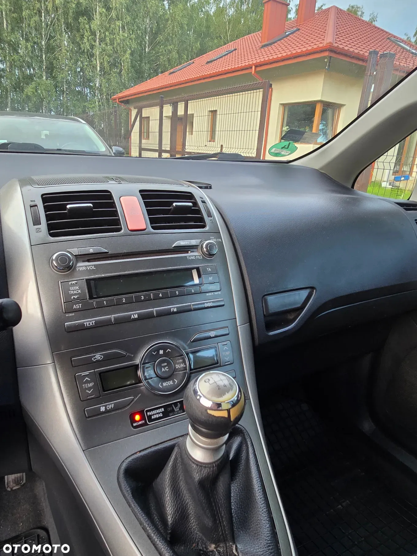 Toyota Auris 2.0 D-4D - 12