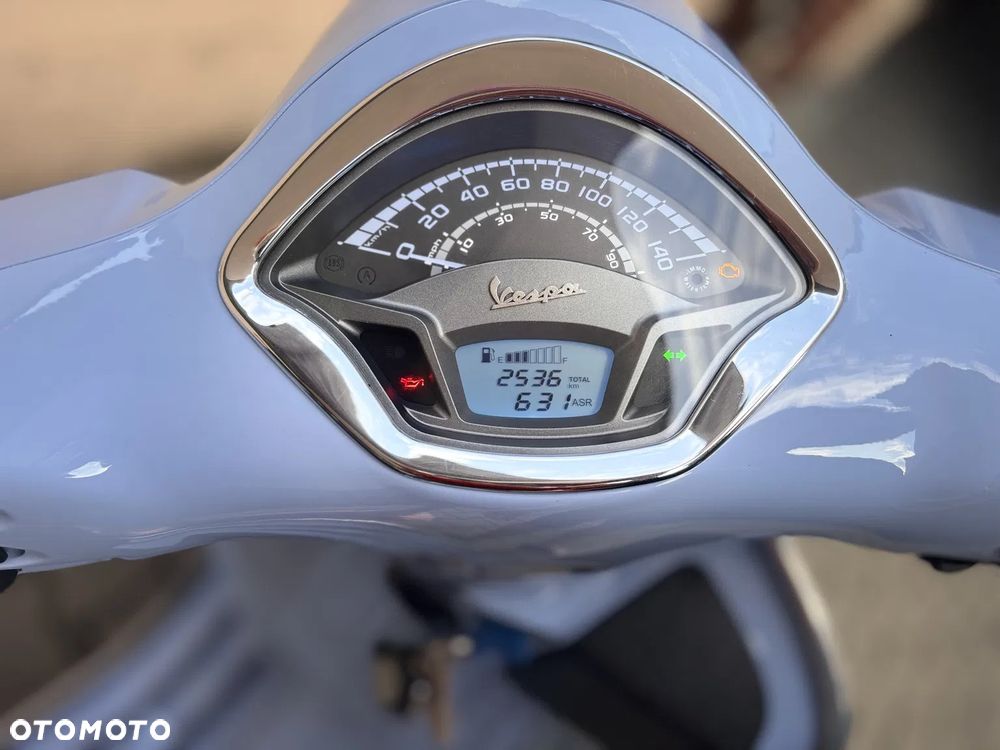 Vespa GTS - 9