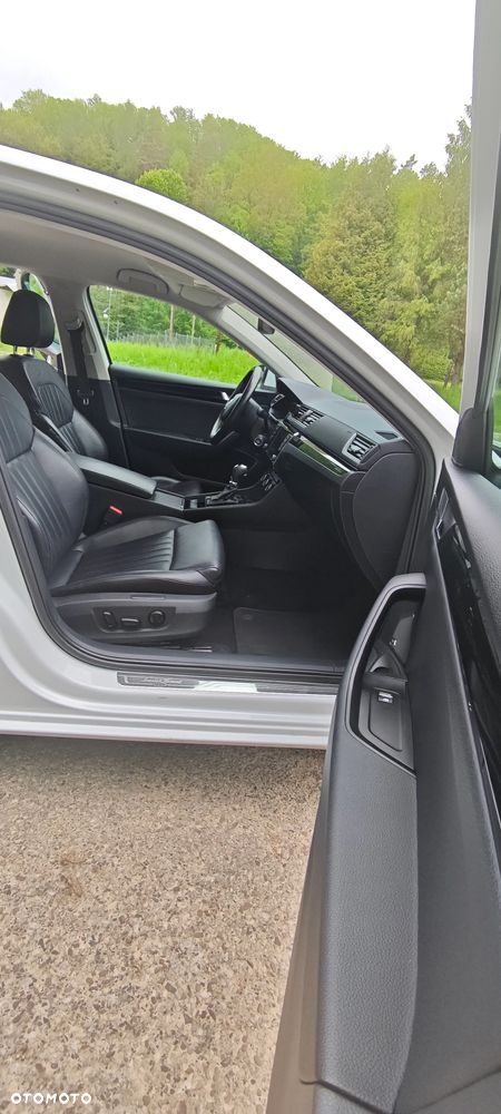 Skoda Superb 1.8 TSI L&K DSG - 22