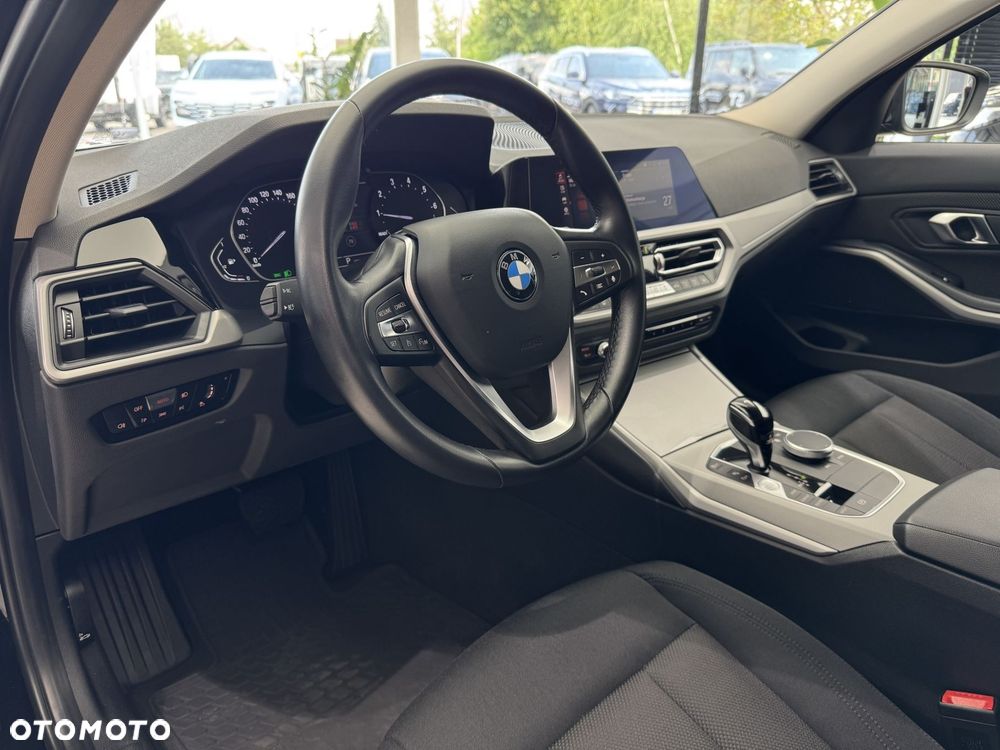 BMW Seria 3 318i Advantage - 8
