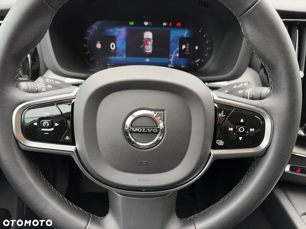Volvo XC 60 B4 D AWD Plus Bright - 18