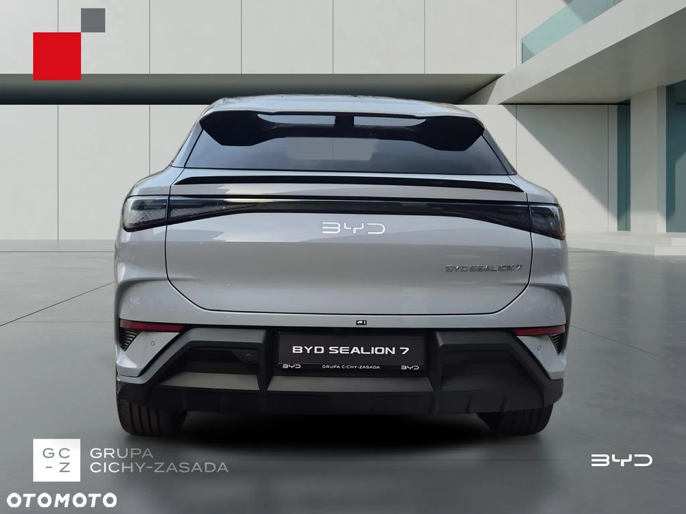 BYD Sealion 7 - 8