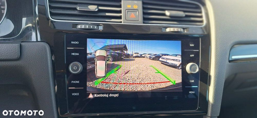 Volkswagen Golf - 17