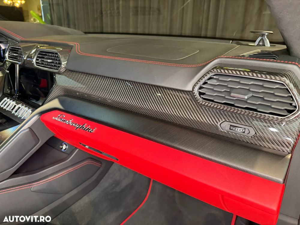 Lamborghini URUS - 36