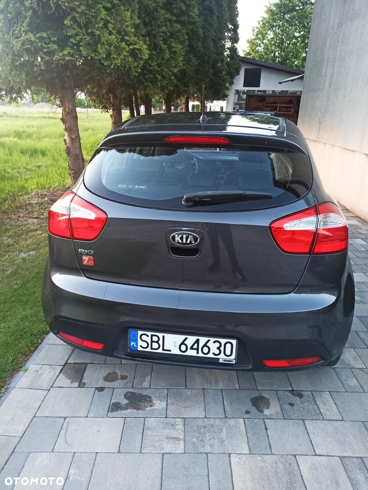 Kia Rio 1.2 M - 12
