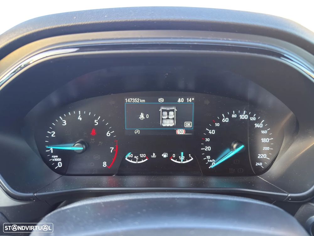 Ford Focus 1.0 EcoBoost Hybrid ST-LINE DESIGN - 9