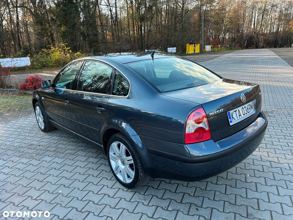 Volkswagen Passat 1.9 TDI Highline - 18