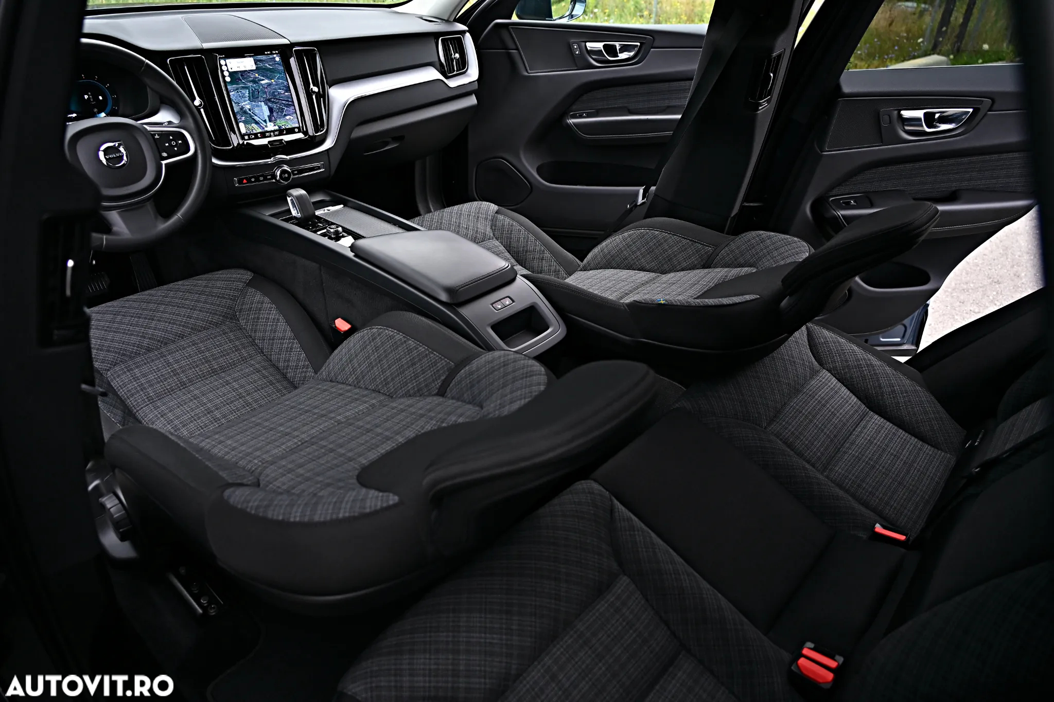 Volvo XC 60 B4 D AWD Geartronic Momentum Pro - 15