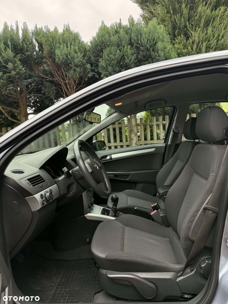 Opel Astra 1.6 Enjoy - 11