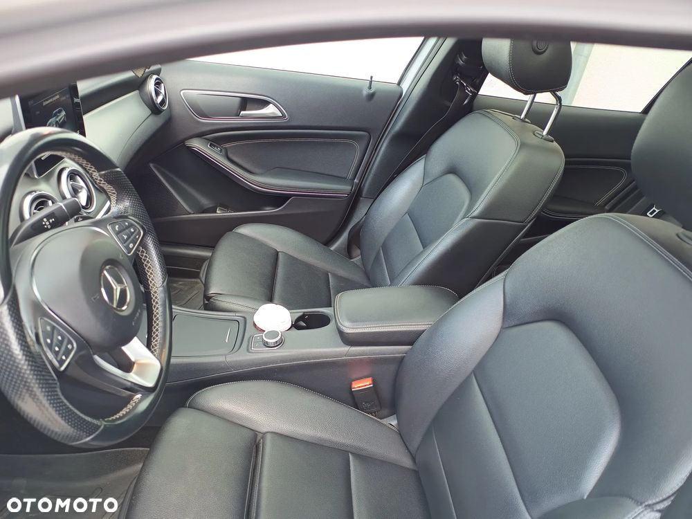 Mercedes-Benz GLA 250 4Matic 7G-DCT AMG Line - 9
