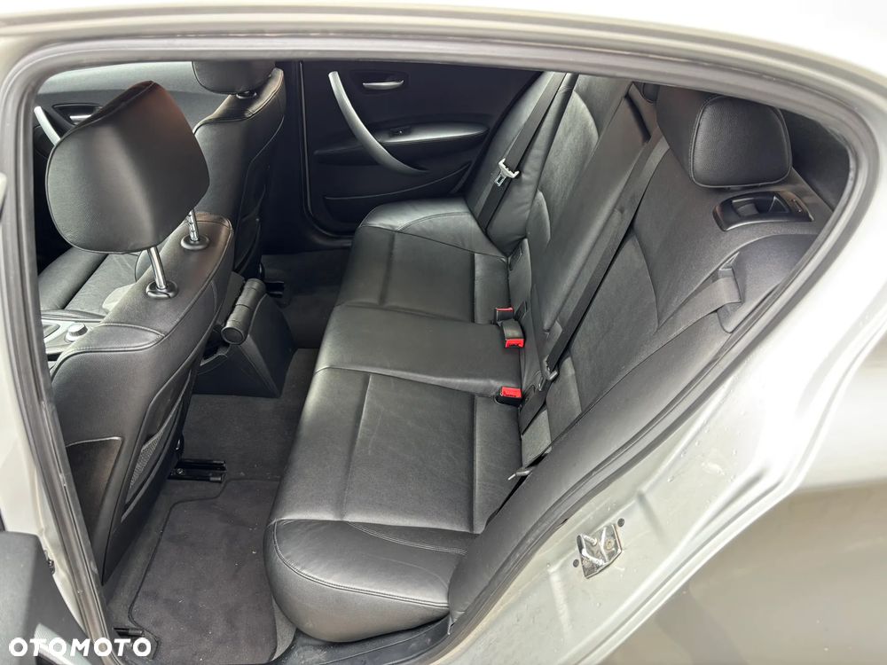 BMW Seria 1 130i - 12