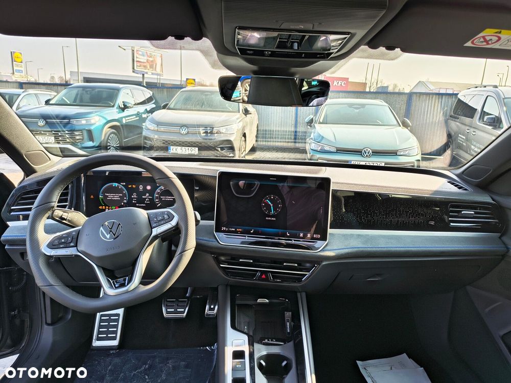 Volkswagen Passat - 12